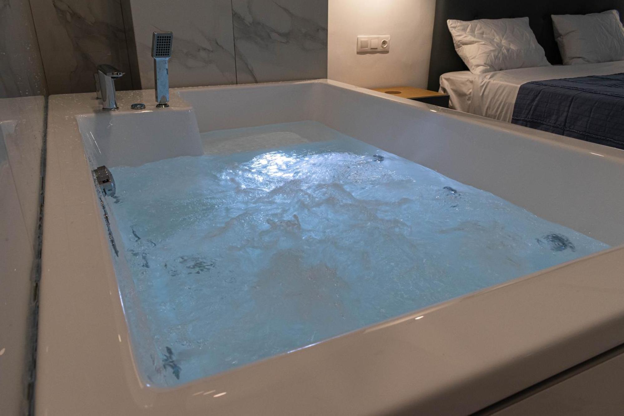 Athens Jacuzzi Apartment Exterior foto